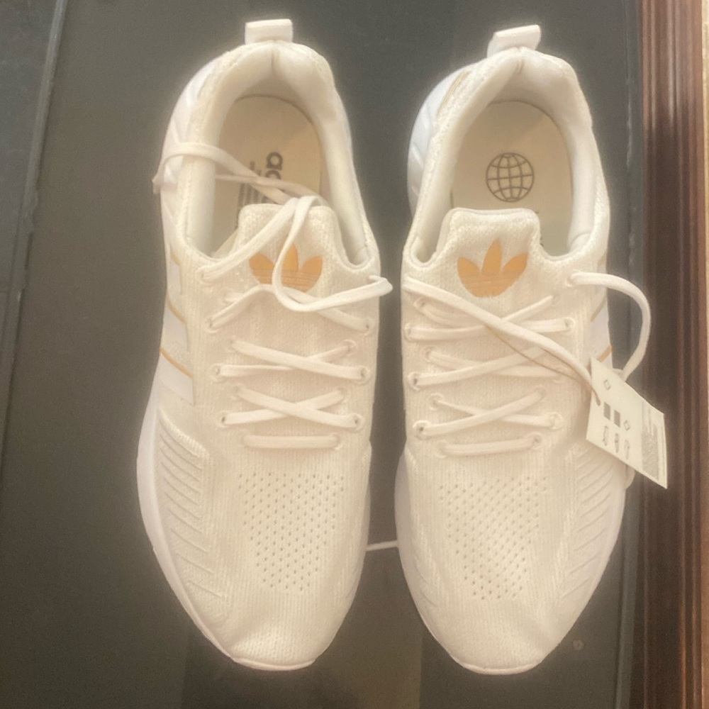 Adidas Swift Run size 8.5 ladies- white and gold